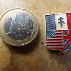 insigne Ancienne m&eacute;daille lib&eacute;ration 1944 drapeaux alli&eacute;s USA GB France libre soutien Gl De Gaulle