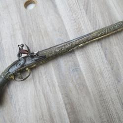 beau pistolet ottoman &agrave; silex