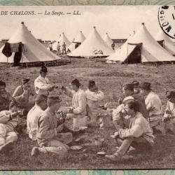 CPA - Camp de Chalons la soupe - N&deg;7425