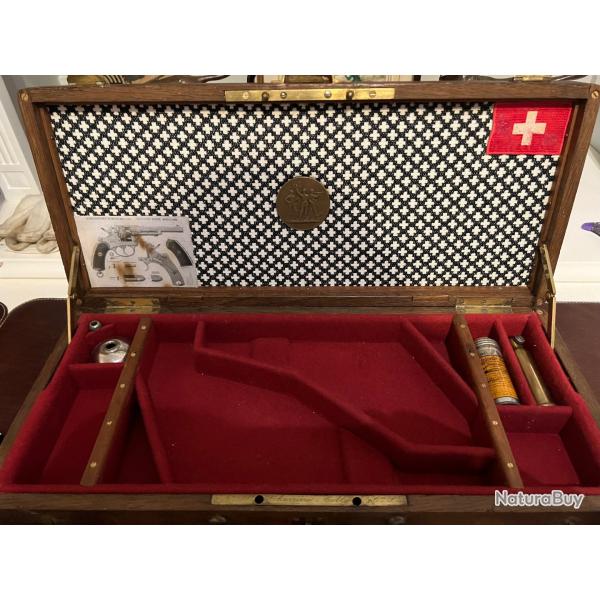 Revolver suisse 1878 et 1882 Coffret 19eme de rangement