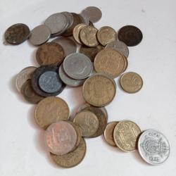 lot de pi&egrave;ces de monnaies ancienne etrangere et francais 170 gr lot n&deg;2