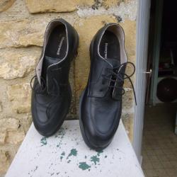 Paire de chaussure de s&eacute;curit&eacute; de ville HONEYWELL T 44