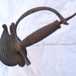 558)  belle &eacute;p&eacute;e  d'officier  ,  an XII , jus de grenier