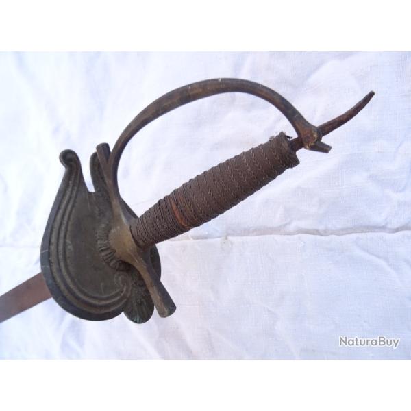 558)  belle �p�e  d'officier  ,  an XII , jus de grenier