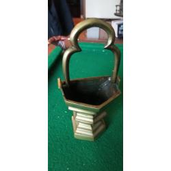 Ancien seau &agrave; eau b&eacute;nite XVII e en bronze