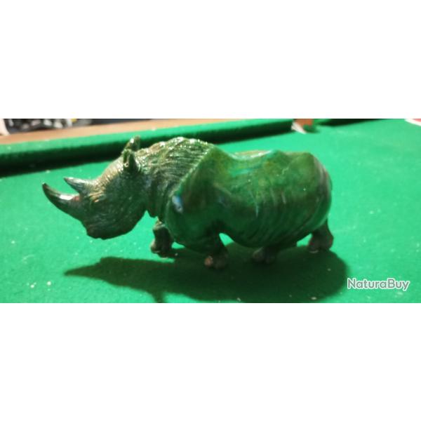 Sculpture de rhinoc�ros en verdite