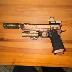 Sand viper version cnc avec red dot et tracer