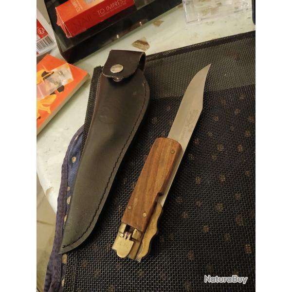 Couteau LEOPART avec sa pochette cuir