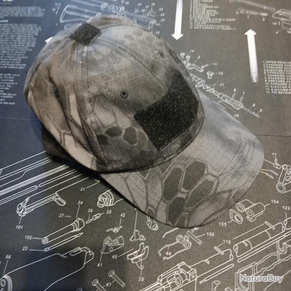 Casquette camo noir peau de serpent