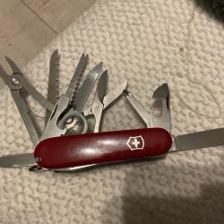 COUTEAUX SUISSE OFFICIER