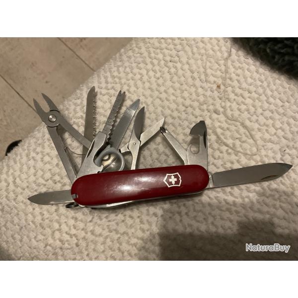 COUTEAUX SUISSE OFFICIER