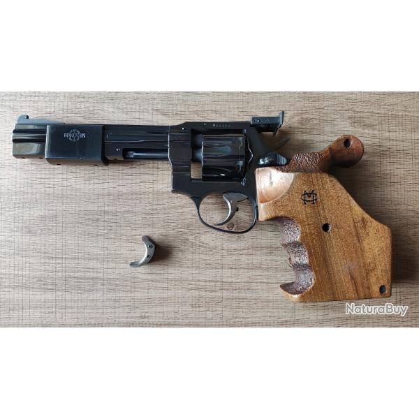 Revolver Manurhin 32 match,crosse morini taille L avec contre poids et d�tente large,bon �tat