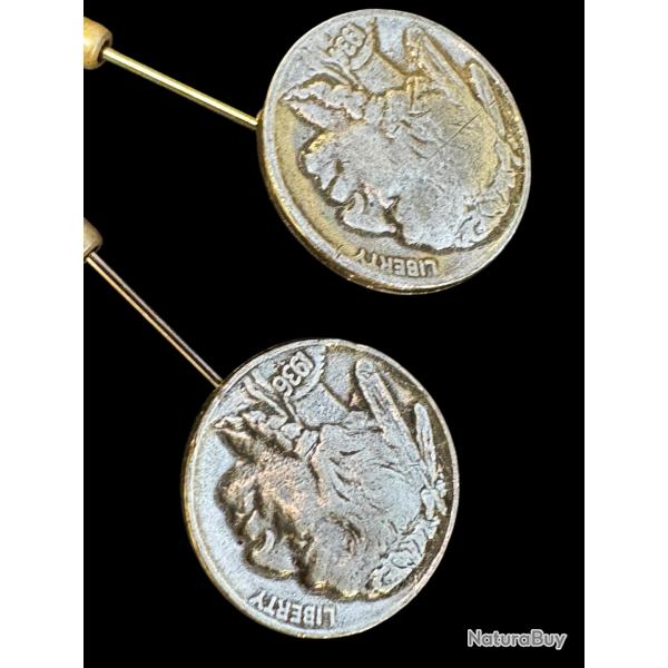 broche fabriqu�e dans ann�es 1950 par les indiens des r�serves  avec des pi�ces de 5 cents 1934/35