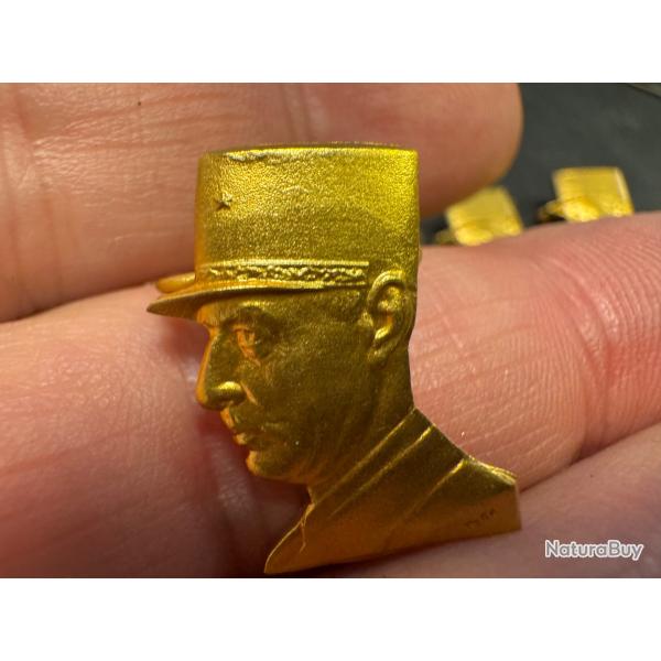 m�daille du buste g�n�ral DE GAULLE par paul kramer neuchatel suisse dor�e 2x1,3 cm