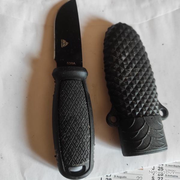 Petit couteau de commando avec fourreau.Etanche