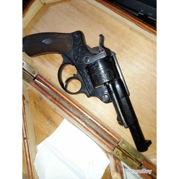 revolver 1873 11 73 grav� et dedi� � PETAIN en 1903
