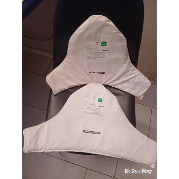 Ench�re lot de 2 plaques balistiques contre les armes de poings et les lames AEGIS 56X36 et 52x35 cm