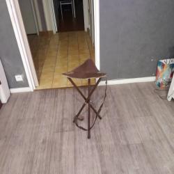TABOURET DE CHASSE TREPIED VERNEY CARON
