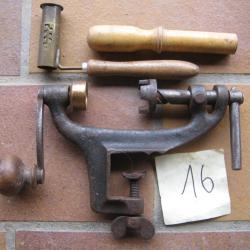 UN SERTISSEUR CAL16 K