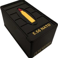 Bo&icirc;te de munitions vide et plateau de rechargement