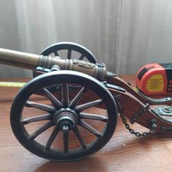 Tr&egrave;s beau canon decoratif