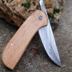 Couteau Pi&eacute;montais Manche Bois Olivier Lame Acier Damas 128 Couches Trailing Point Fabr Artisanat