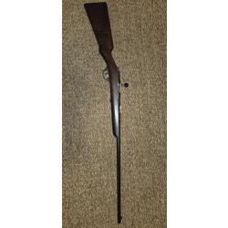 Carabine &agrave; verrou 22lr de marque Humbert en excellent &eacute;tat g&eacute;n&eacute;ral.beau bois,mecanique tr&eacute;s fluide.