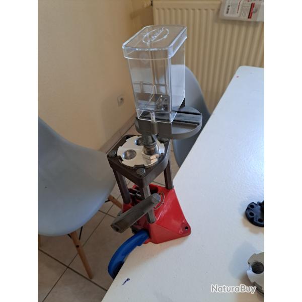 Vends presse Lee ancienne Tourret 3 stations avec doseuse et amorceur + 6 disques outils