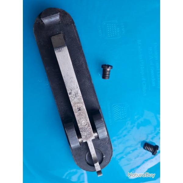 Fond de magasin pour Kropatschek 1886 portugais ( Steyr ) et vis