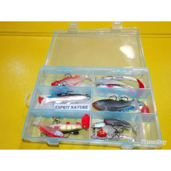 DESTOCKAGE..15 leurres souples arm�s  + une boite offerte