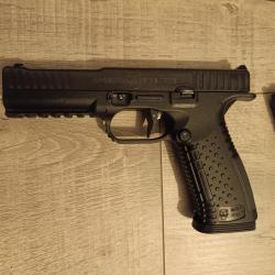 Pistolet Arsenal Firearm strike one
