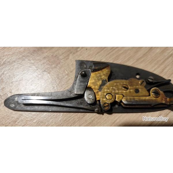 Belle platine de fusil cisel�e pour exposition/ D�coration