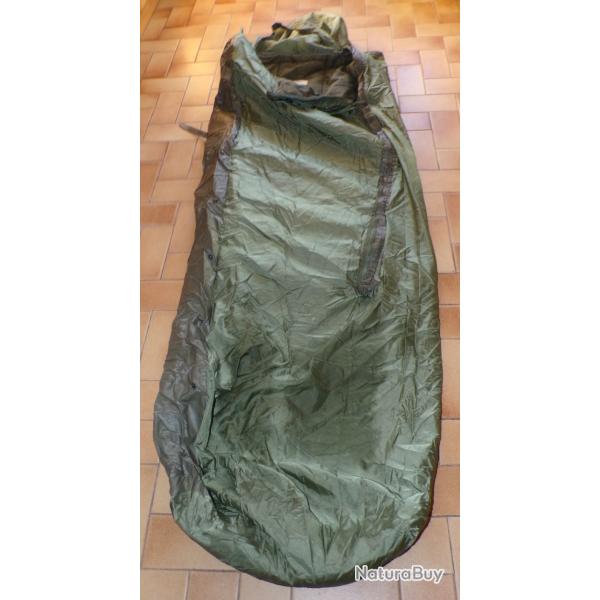 SAC DE COUCHAGE T.T.A DE L'ARMEE FRANCAISE DE 1986, LONGUEUR DU COUCHAGE 170 CM , POIDS 2 kilos ,BON