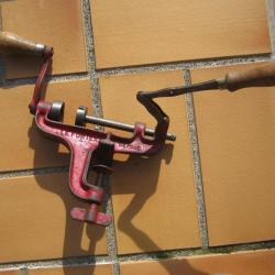 UN SERTISSEUR CAL 10