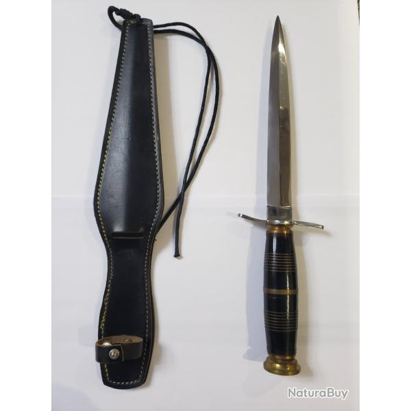 Poignard de combat b�r�t rouge ann�e 50-60