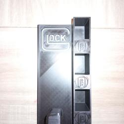 Support Glock pour pr&eacute;sentation et rangement coffre