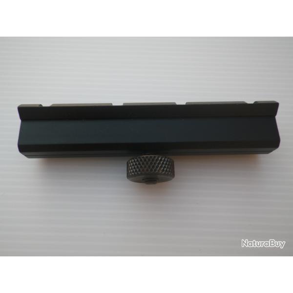 rail de montage lunette sur poign�e AR15