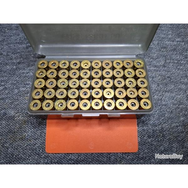 Bo�te avec �tuis de 44 mag vides non amorc�es