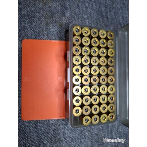 Bo�te avec �tuis de 44 mag vides non amorc�es (49)