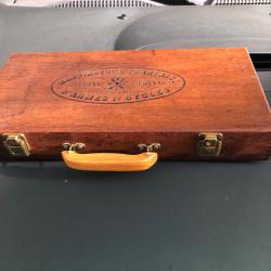 Bo&icirc;te vintage manufrance