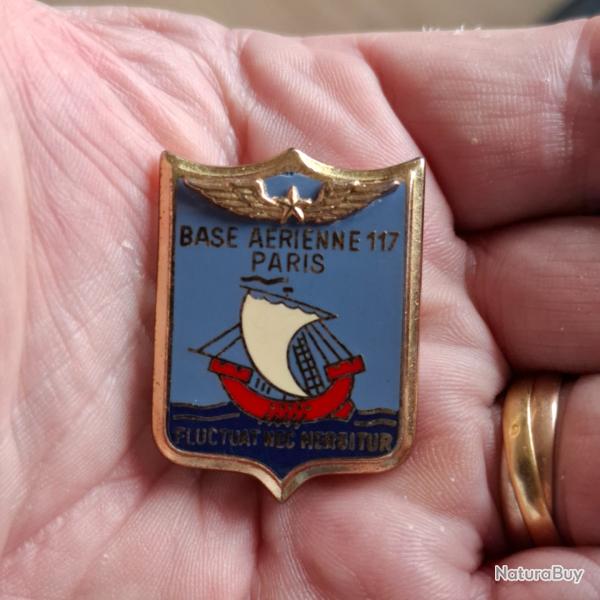 INSIGNE BA 117 PARIS