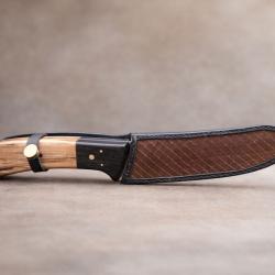 couteau de chasse artisanal inox &eacute;b&egrave;ne bouleau stabilis&eacute; et cuir de serpent