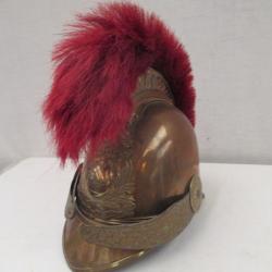 Beau casque de pompier vers 1840 bien complet avec sa chenille en crins rouge (tambour)