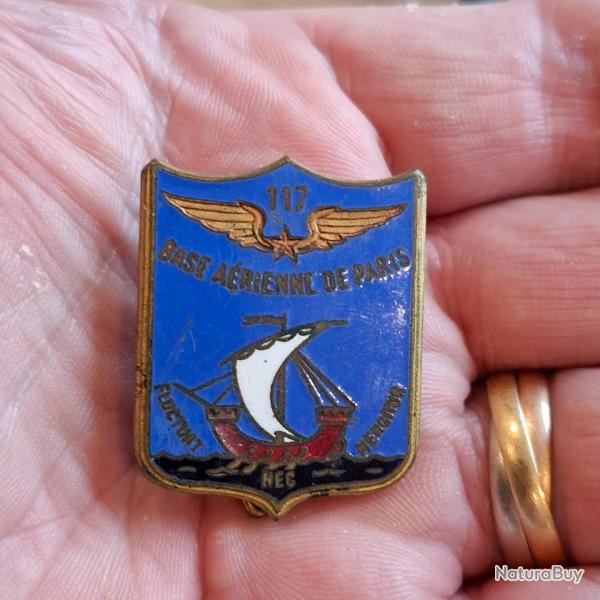 INSIGNE BASE AERIENNE DE PARIS 117 ( RARE DRAGO PREMIER TYPE )