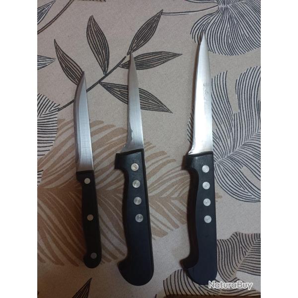 Vend lot de couteaux de d�coupe .  2 d�sosseur bargoin l enclume plus 1 couteau a saign�