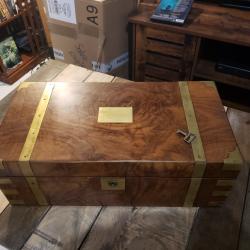 Superbe &eacute;critoire de voyage d'une belle dimension, type marine ,r&eacute;alisation de coffret pistolet ...