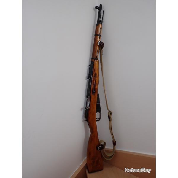 Tr�s rare Mosin Nagant 91/59 produit � moins de 50000 exemplaires. Sorti d'arsenal, �tat superbe.