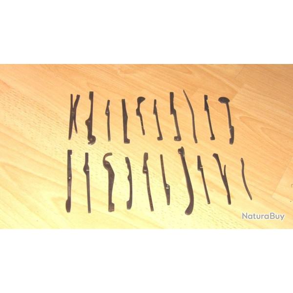 lot 20 ressorts de couteaux pliants de Ch�tellerault - VENDU PAR JEPERCUTE (D20M126a)