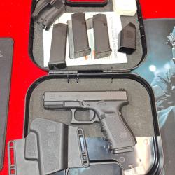 GLOCK 19C GEN 4 CAL.9X19 EN TRES BON ETAT + 3 CHARGEURS + 1 PORTE CHARGEUR + 2 HOLSTERS