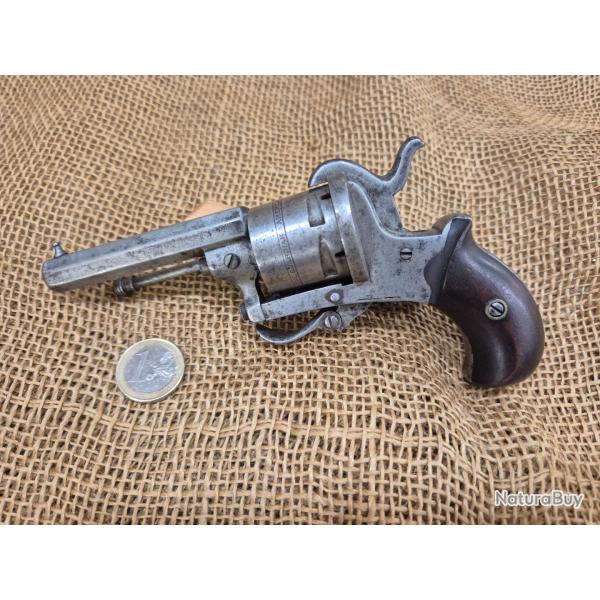 REVOLVER GRAV�E 7 mm A BROCHE THE GUARDIAN AMERICAN MODEL 1878